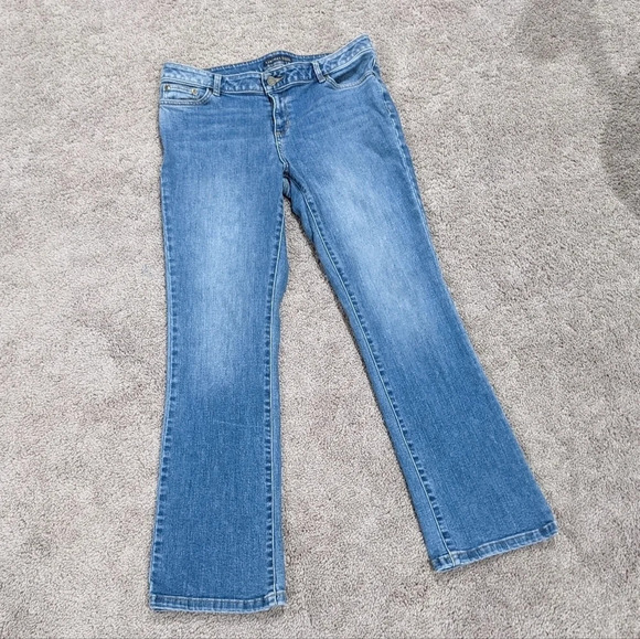 Garnet Hill 30P light wash jeans - Picture 1 of 13